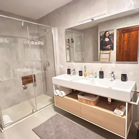 Arnolds Deluxe Apartment Florence