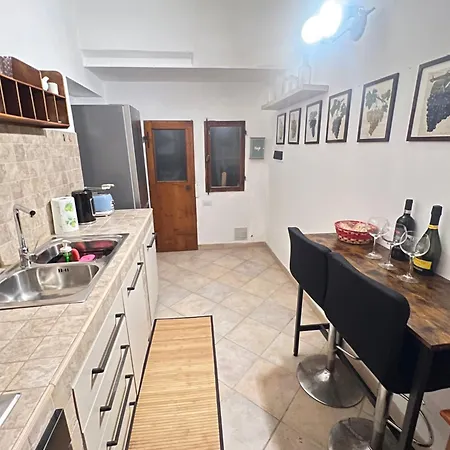 Arnolds Deluxe Apartment