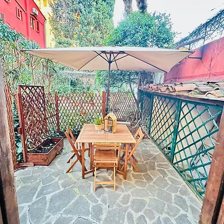 Arnolds Deluxe Apartment